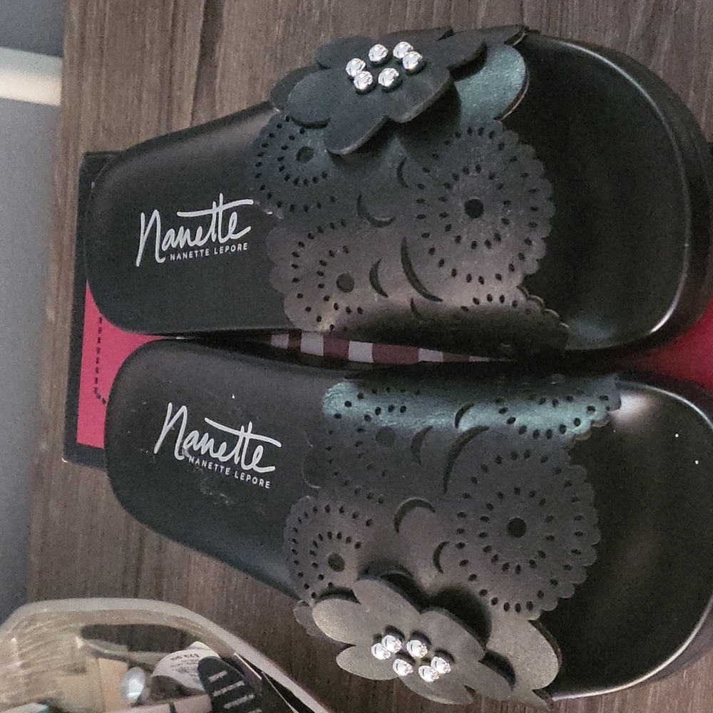Brand new Nanette sandals black size 7